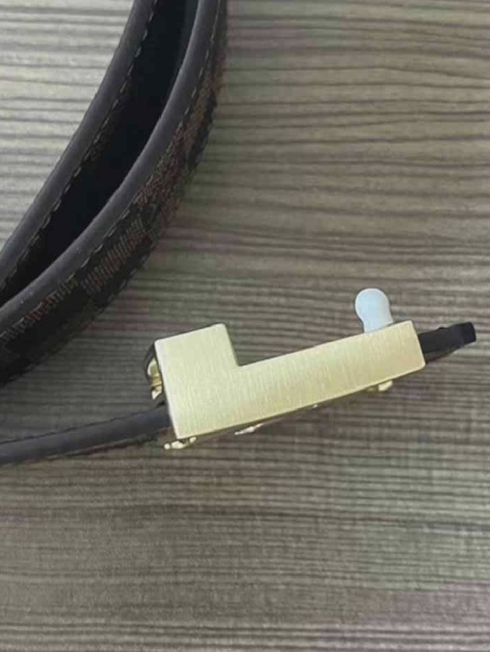 Louis Vuitton Damier Canvas Belt with Gold LV Buckle - Picture 7 of 8